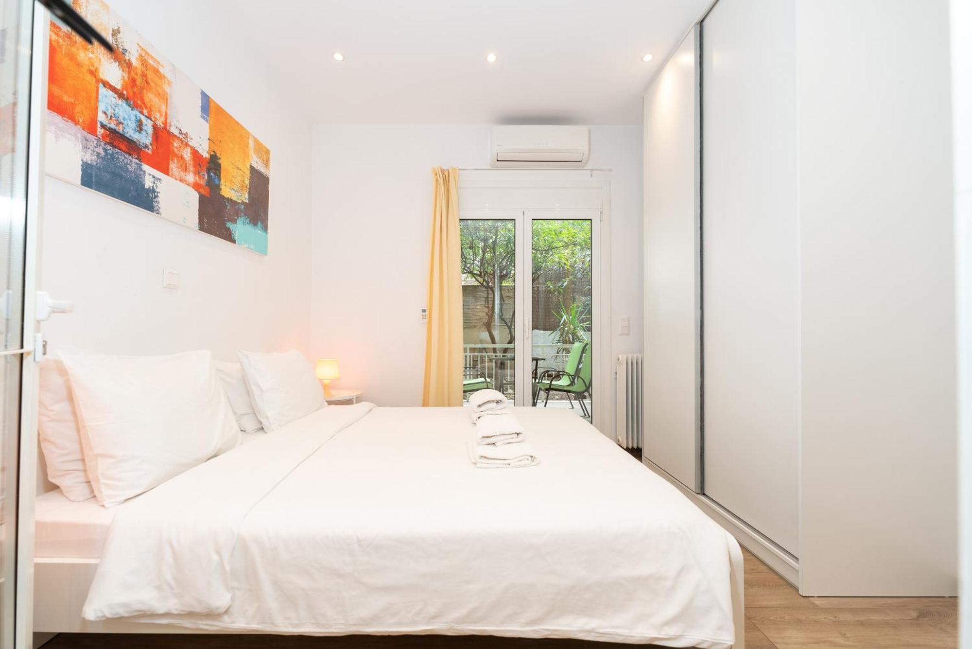 Spacious Peaceful Studio In Афины Экстерьер фото