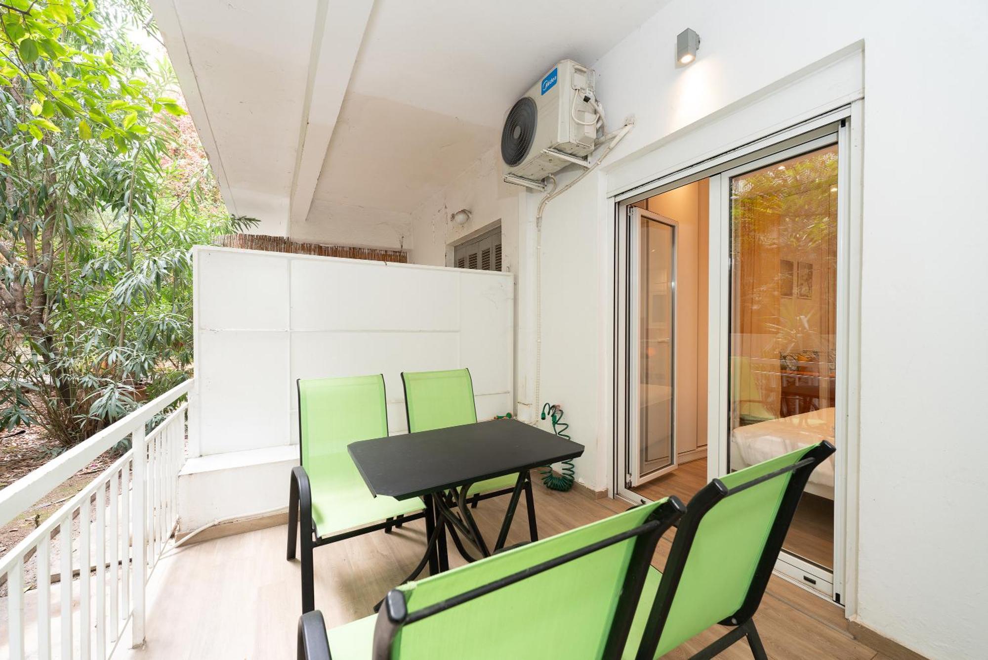Spacious Peaceful Studio In Афины Экстерьер фото